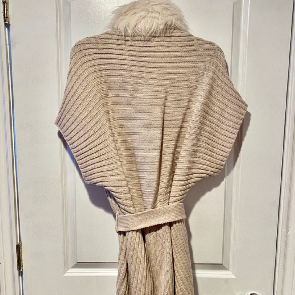 J.Lo Ethereal Beauty Cardigan Vest with Faux Fur Collar & Belt - Picture 4 of 6